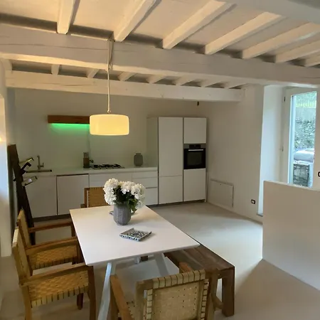 Casa Boutique Pietra Feriehus Stresa